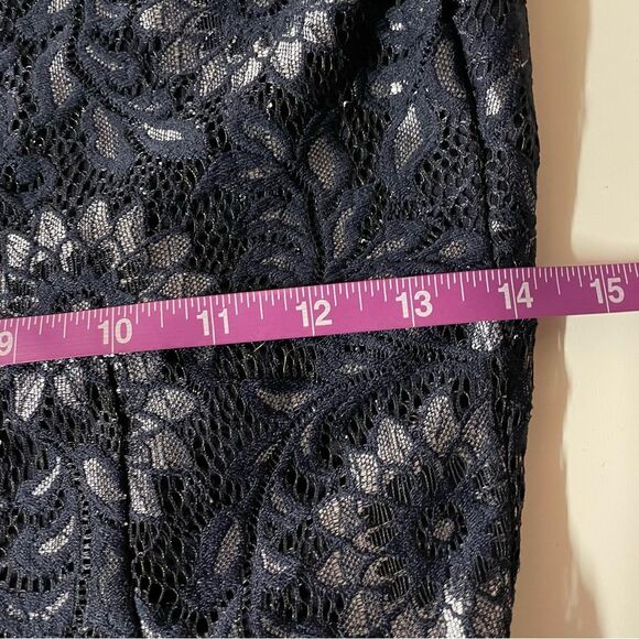 Enfocus Studio Navy Lacey Floral Metallic Cold-Shoulder Maxi Dress Size 4 GUC - Picture 11 of 11
